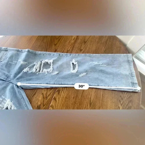 UNIQ By Liz Distressed Jeans Beautiful Flare Leg - Picture 9 of 11